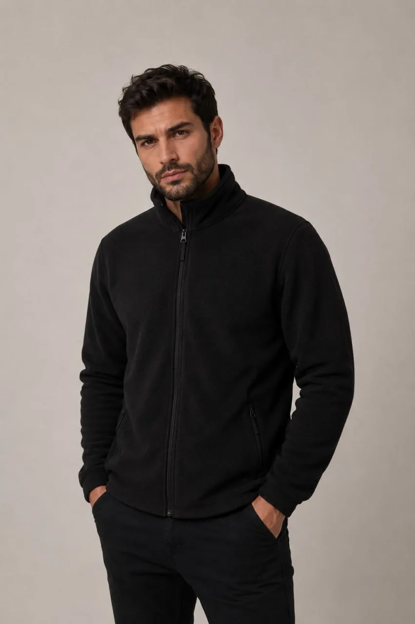 Fleece Jacke — Am Modell — Schwarz